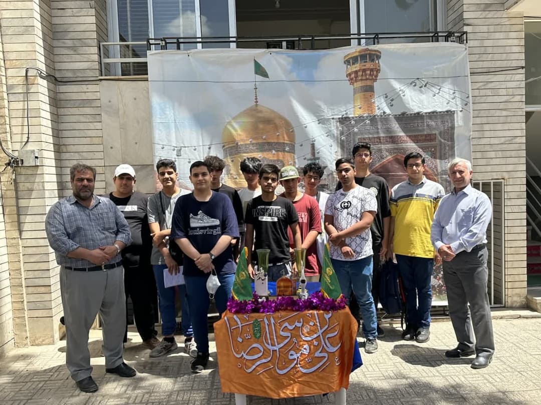 جشن دهه کرامت باحضور دانش آموزان